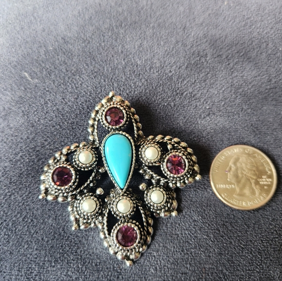 Sarah Cov Brooch - Picture 5 of 5
